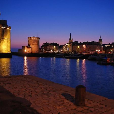 Отель Nuit Sur Un Bateau La Rochelle Ла-Рошель Экстерьер фото